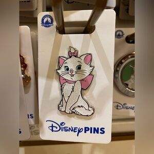 Disney Parks Aristocats Marie Cat Pink Glitter Bow 2023 OE authentic Pin BNWT